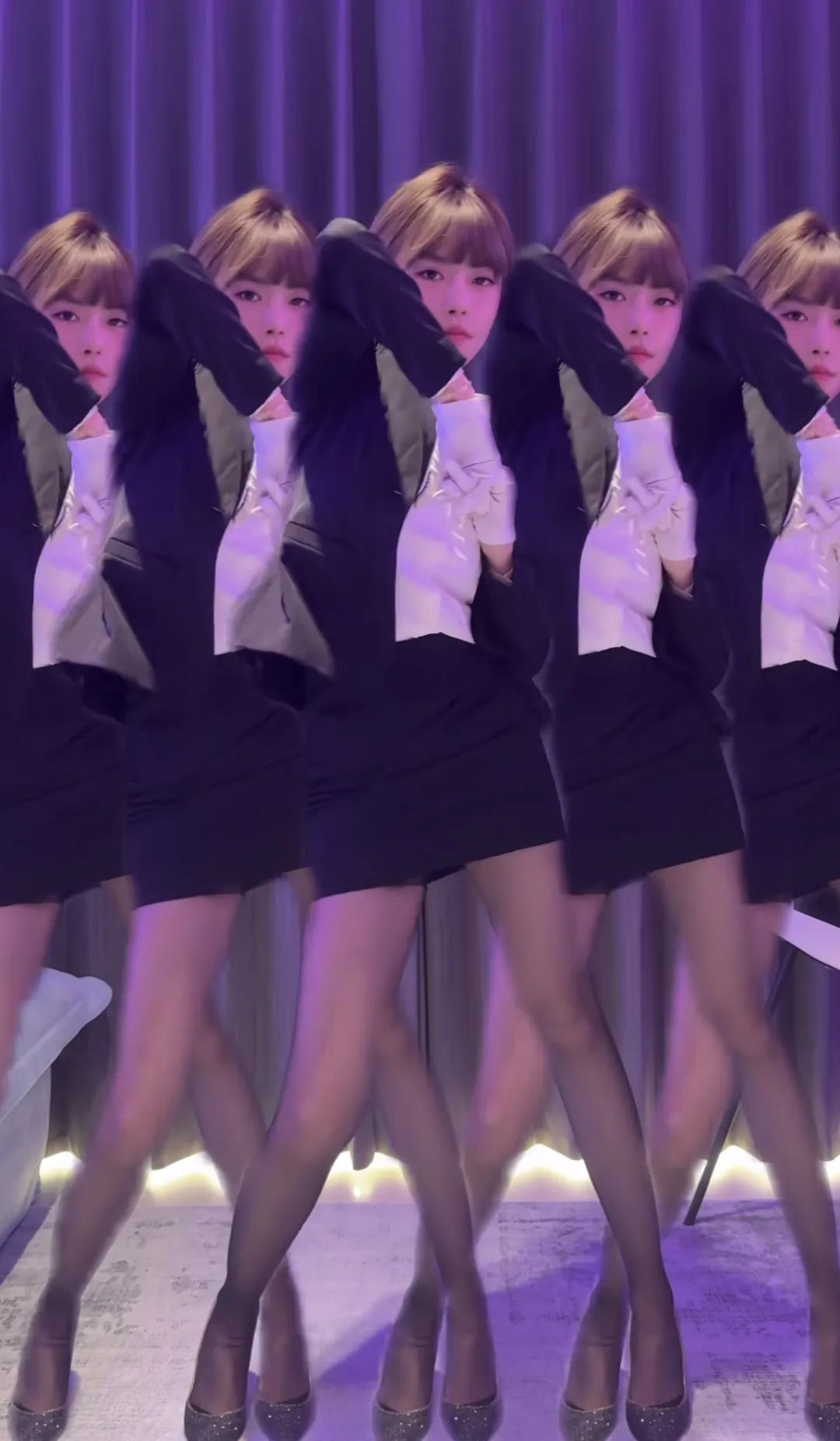 周淑怡换平台到某手,直播跳舞滑稽到不行,网友:这是入乡随俗了,感觉档次都降低了!