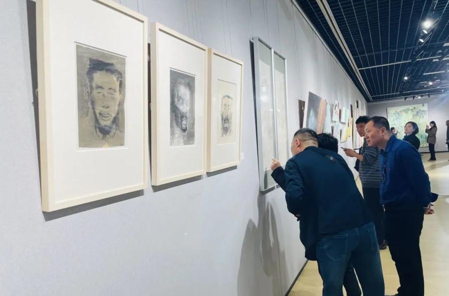 AI介入中国画创作:是辅助创作范例还是降低艺术门槛?__AI介入中国画创作:是辅助创作范例还是降低艺术门槛?