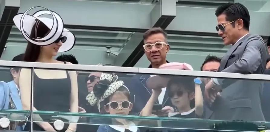 _郭富城名媛_郭富城戴眼镜图片大全