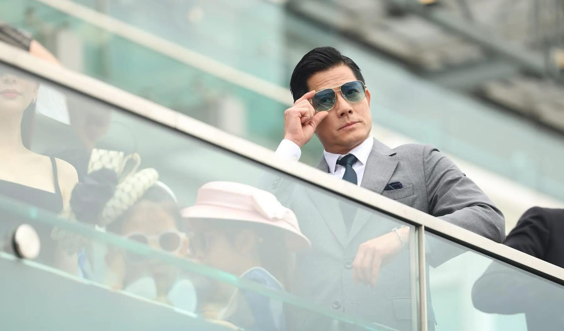 _郭富城戴眼镜图片大全_郭富城名媛