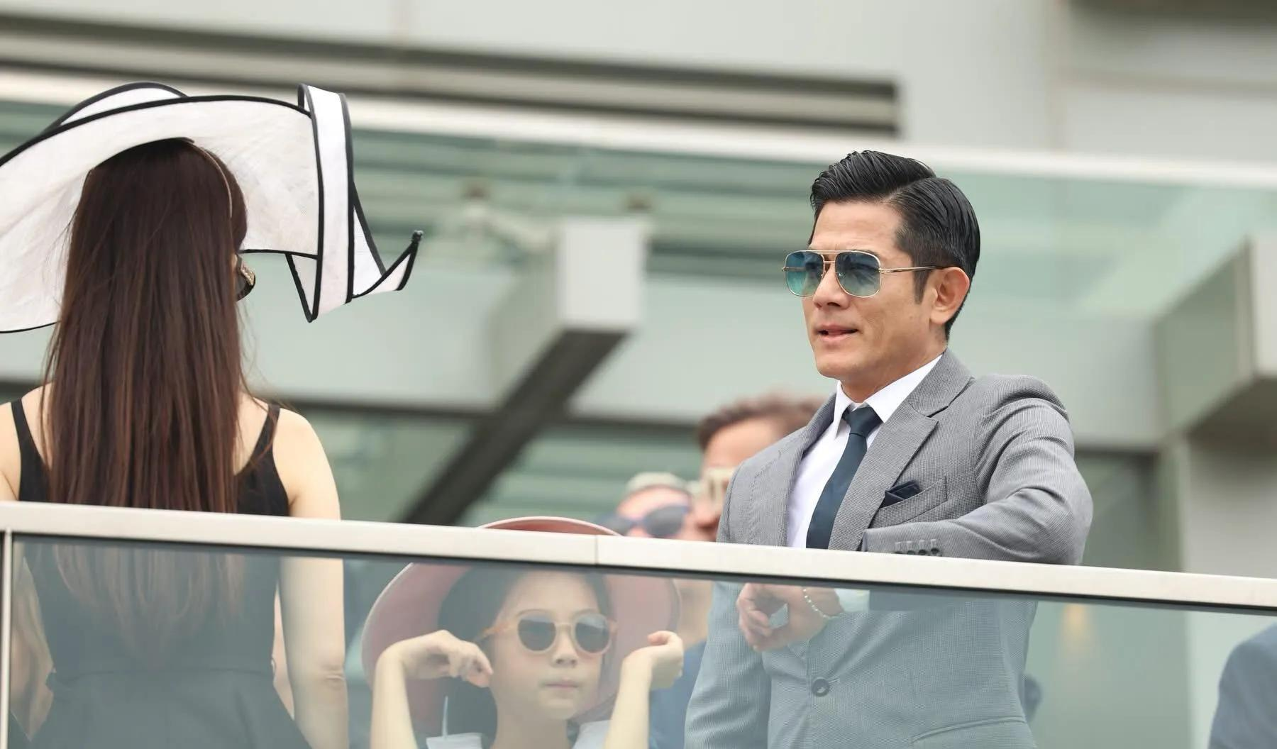 _郭富城名媛_郭富城戴眼镜图片大全