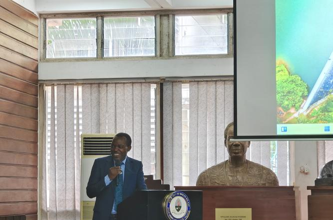 _津巴布韦市立大学_津巴布韦教育部长