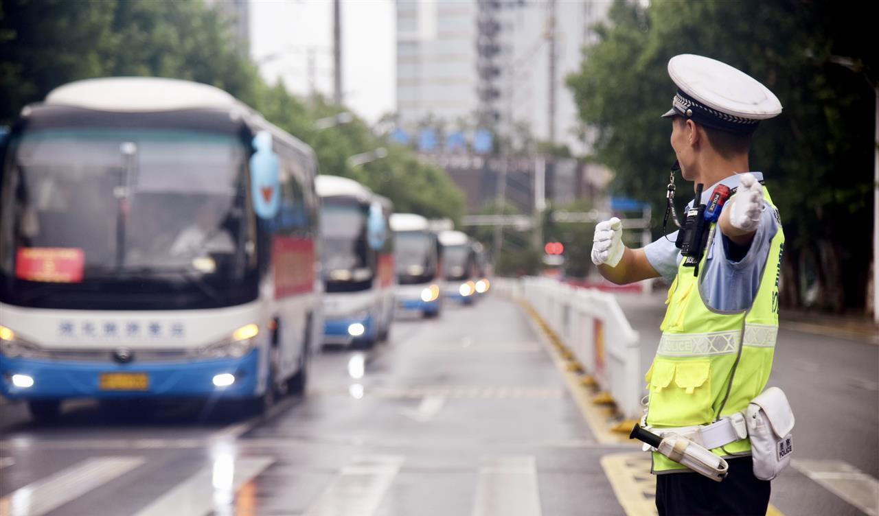 _湖北襄阳市公安局网_湖北襄阳中考时间表