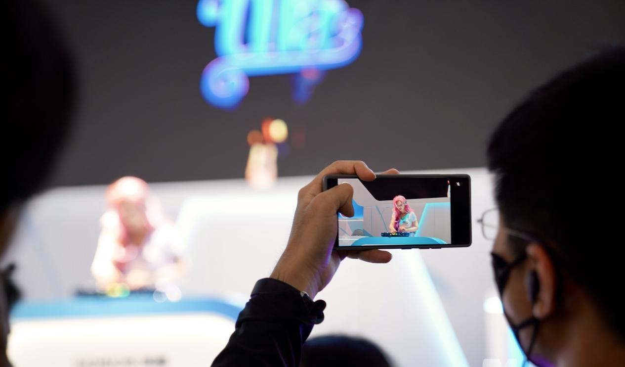 _图集|2025 ChinaJoy现场直击:试玩长龙排队1至2小时,Coser巡游,抢“谷子”⋯⋯这届年轻人这么玩_图集|2025 ChinaJoy现场直击:试玩长龙排队1至2小时 ,Coser巡游,抢“谷子 ”⋯⋯这届年轻人这么玩