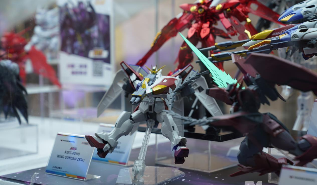 图集|2025 ChinaJoy现场直击:试玩长龙排队1至2小时,Coser巡游,抢“谷子 ”⋯⋯这届年轻人这么玩_图集|2025 ChinaJoy现场直击:试玩长龙排队1至2小时 ,Coser巡游,抢“谷子”⋯⋯这届年轻人这么玩_