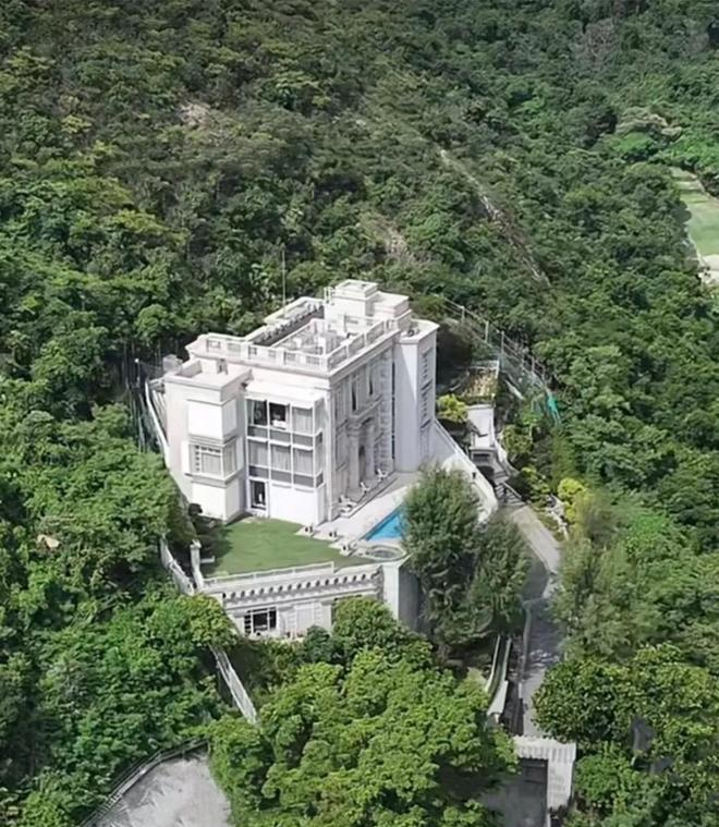 李嘉诚三亚修的九个柱子__李嘉诚海南投资的酒店叫什么