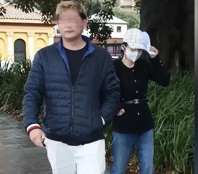 悉尼逆行车祸事件后续:23岁华裔女财富来源成谜 ,身份背景疑被扒__悉尼逆行车祸事件后续:23岁华裔女财富来源成谜,身份背景疑被扒
