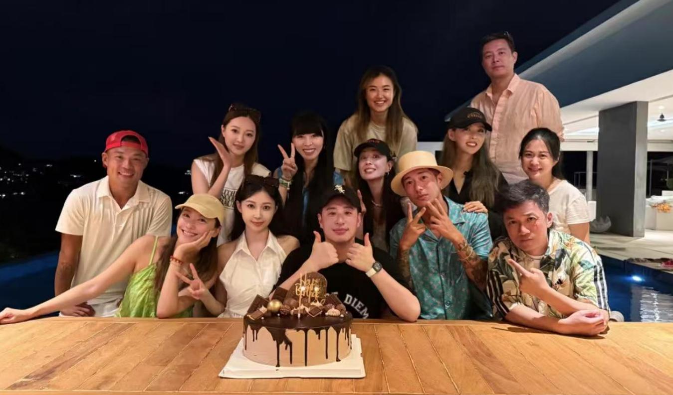 潘玮柏生日首晒父女同框照 ,5岁女儿大方露正脸,跟爸爸一模一样__潘玮柏生日首晒父女同框照,5岁女儿大方露正脸 ,跟爸爸一模一样