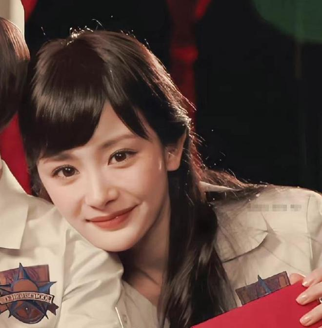 杨幂惊艳红色古装图__杨幂惊艳造型