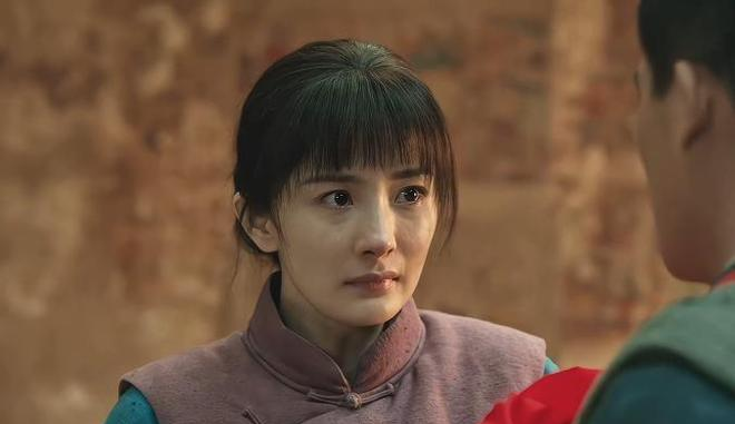 杨幂惊艳造型_杨幂惊艳红色古装图_