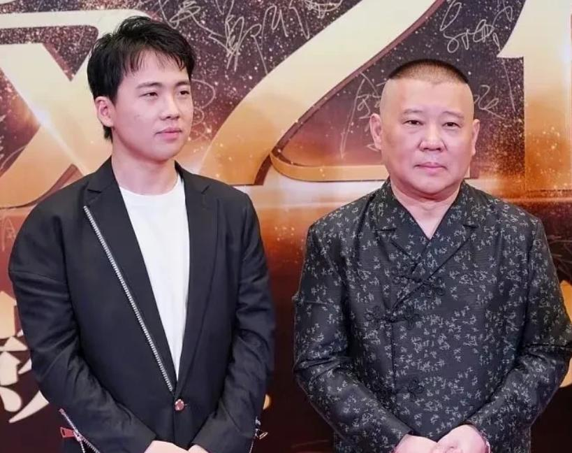 郭德纲父子相声视频__郭德纲父子同台说相声