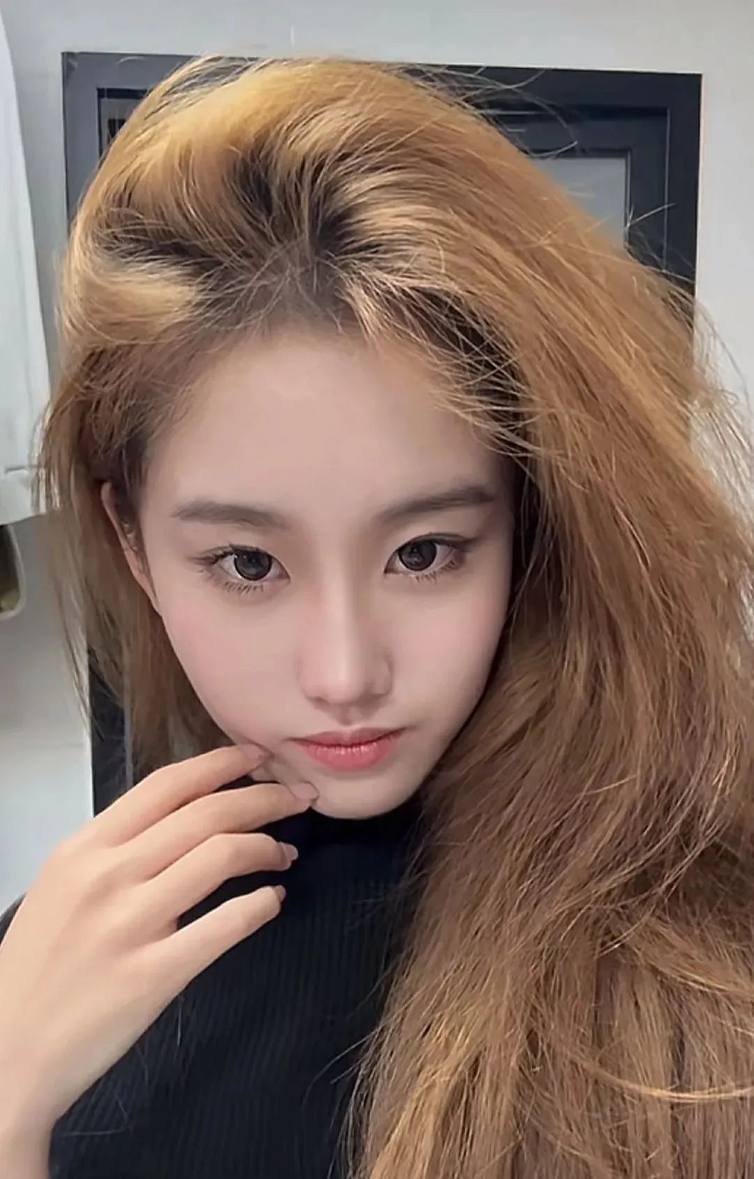 刘亦菲式美貌!女大学生意外走红,广告商争抢