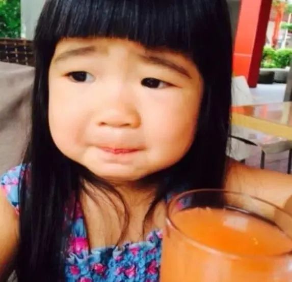 曹格女儿颜值进化史:从“包子脸”到“高级脸